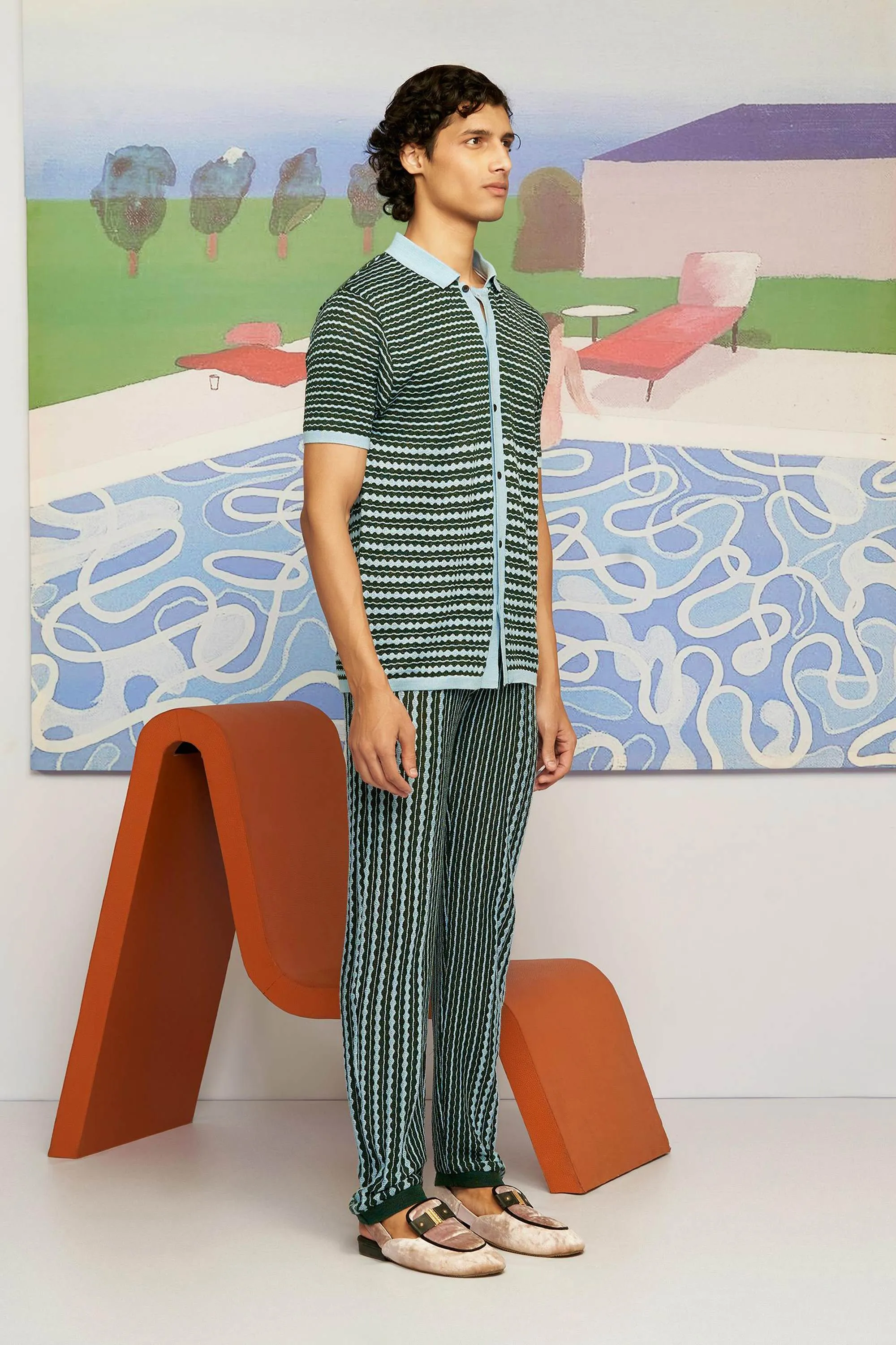 Knitted Ascend Wave Shirt with Contrast Collar